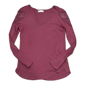 Altar’d State Purple Lace Shoulder Top S